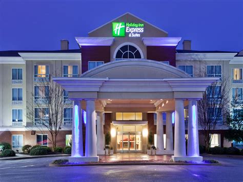 HOLIDAY INN EXPRESS & SUITES GREENVILLE。